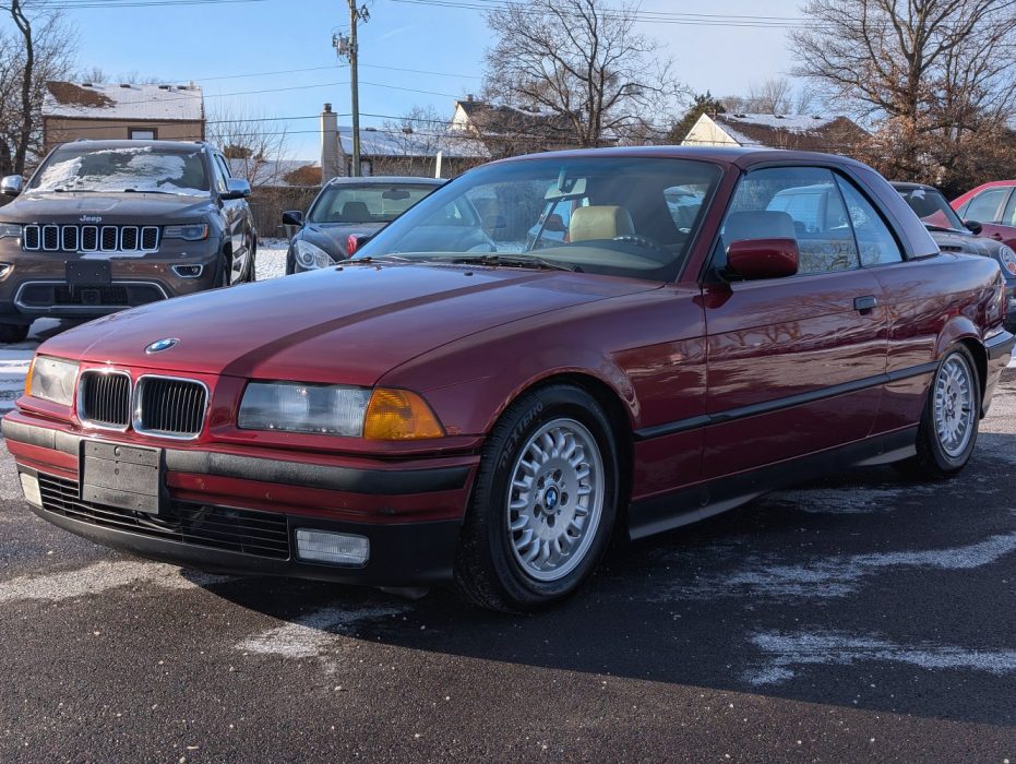 1994 BMW 3 Series's photo